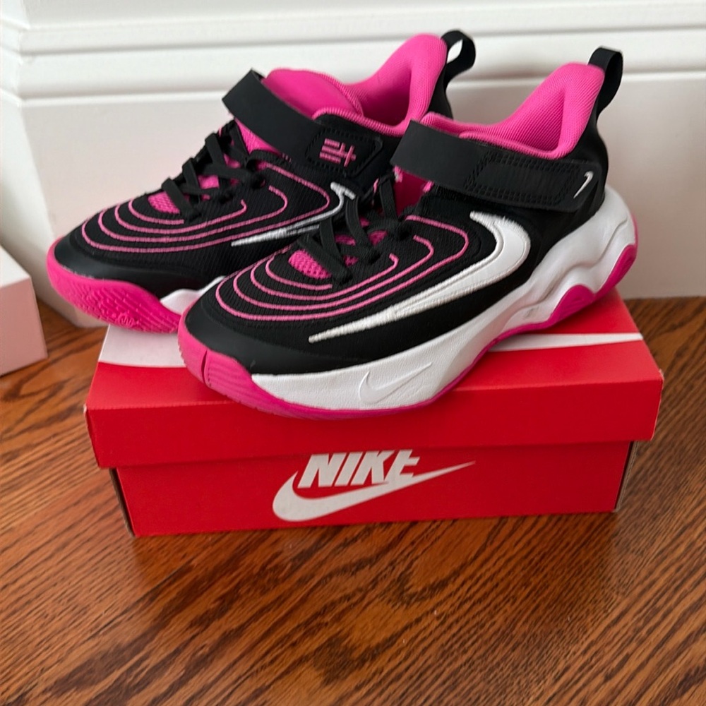 Nike kids basketball shoes Giannis